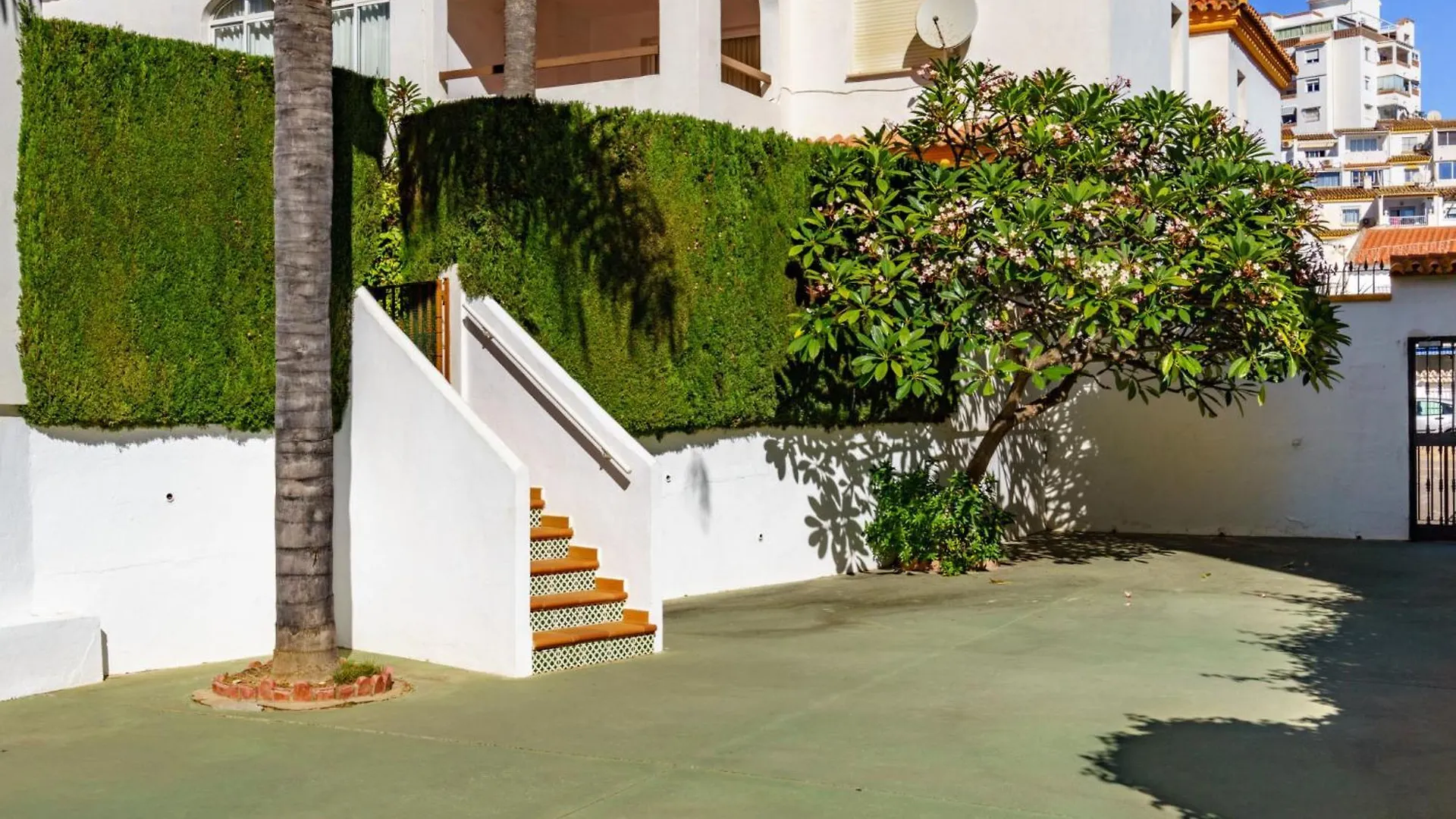 Apartment Los Nadales By Interhome 贝纳尔马德纳