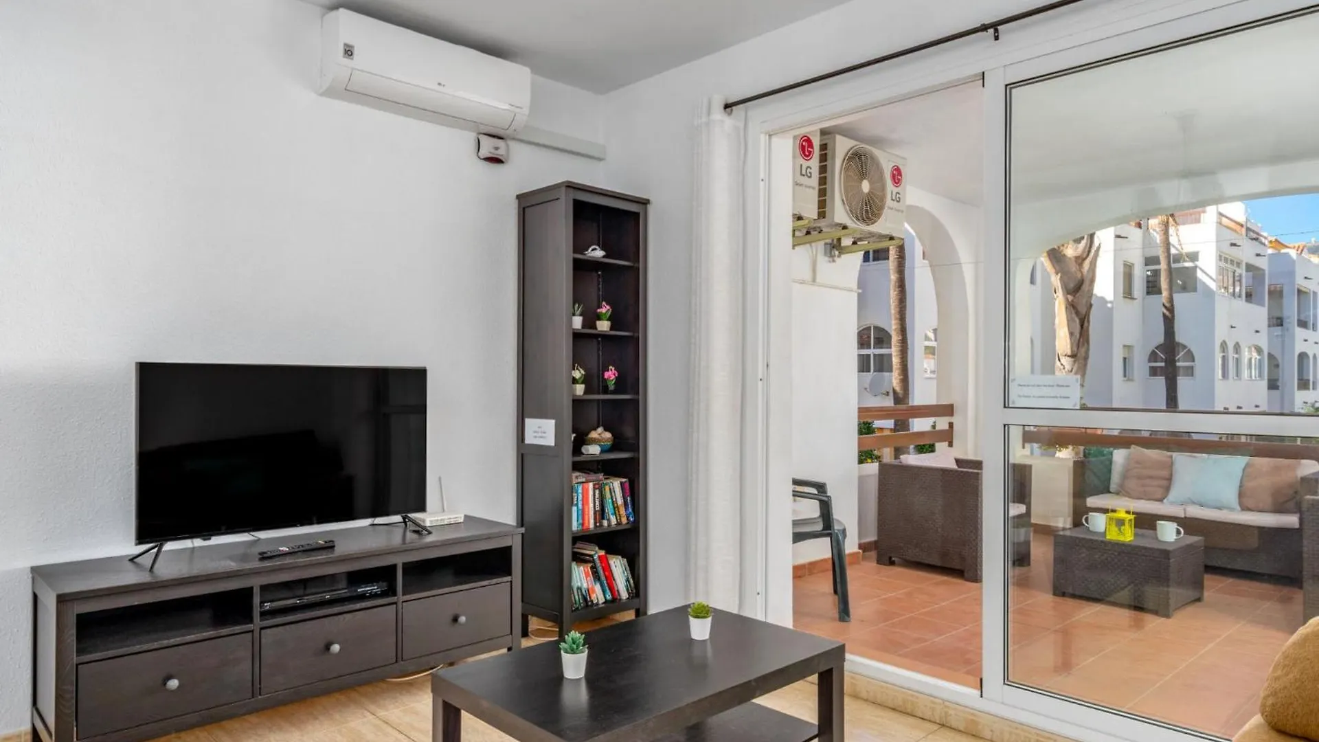 Apartment Los Nadales By Interhome 贝纳尔马德纳